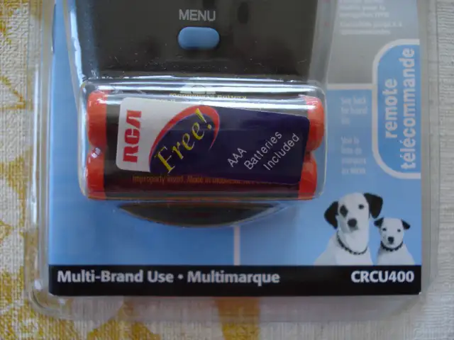 RCA 4 Devices Universal Remote Control TV VCR DVD CRCU400 in Video & TV Accessories in Granby - Image 5