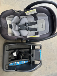 Safety First Infant carrier and Car Seat including base