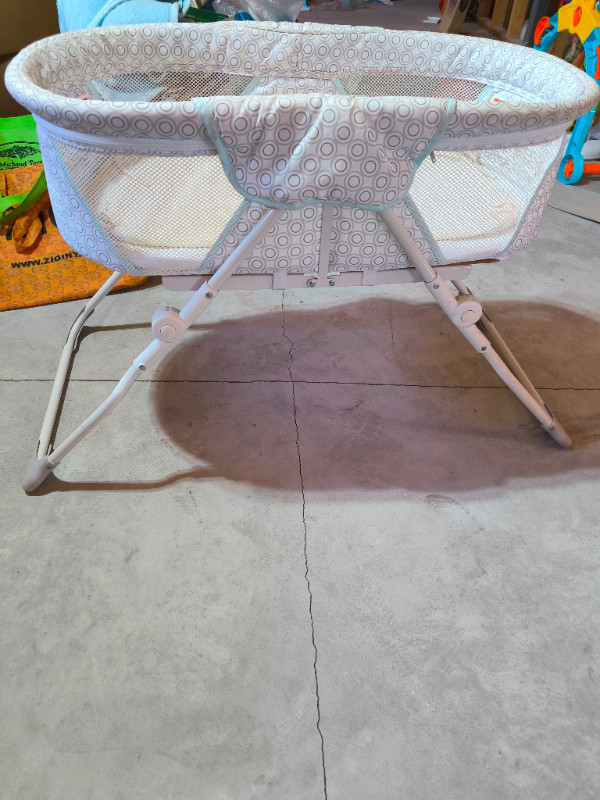 Portable Baby Bassinet/Bed in a good condition in Cribs in Kitchener / Waterloo