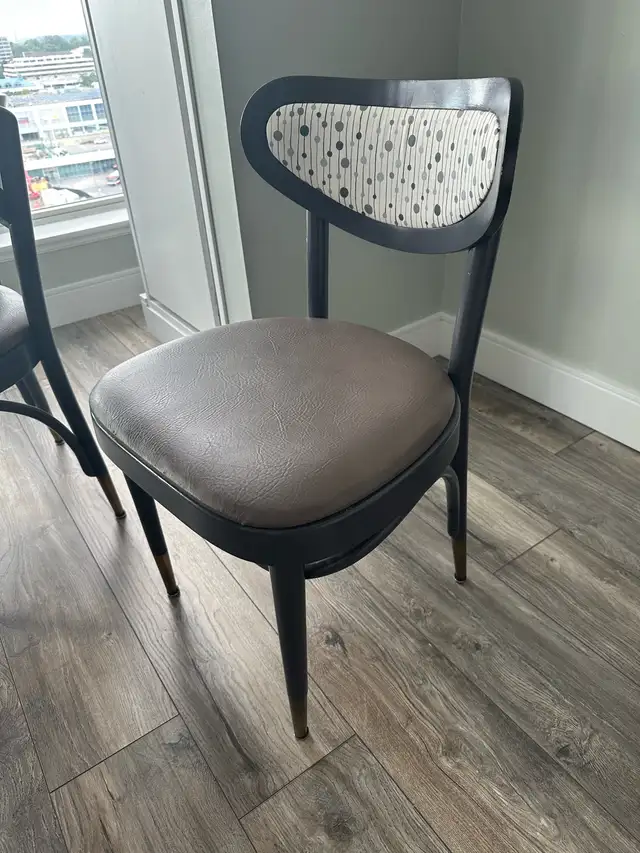Solid Wood Extendable Drop-Leaf Dining Set in Dining Tables & Sets in City of Toronto - Image 6