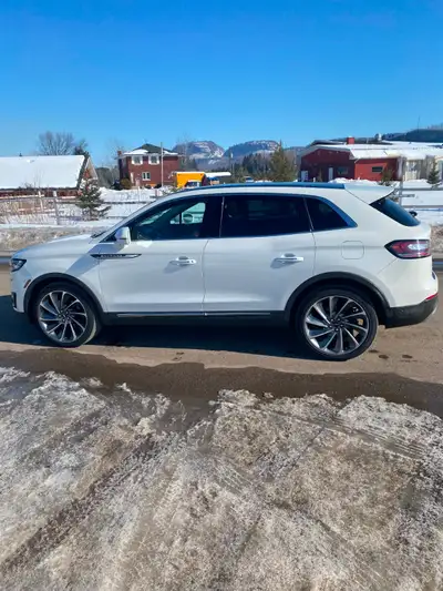 2020 Nautilus Reserve for sale. Vehicle is loaded including panoramic roof, premium stereo, Heated,...