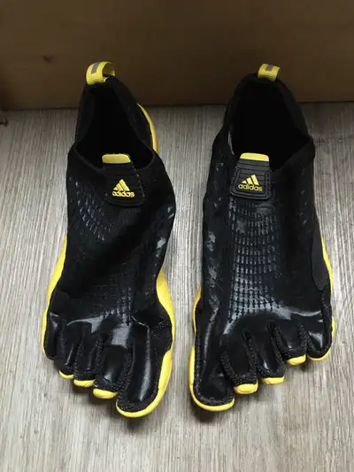 Toe shoes, View more