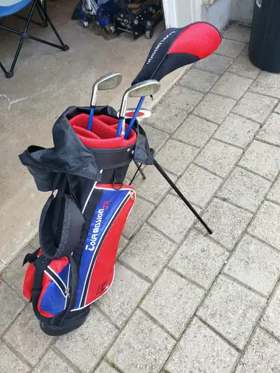 Used clubs. Kids Junior size. Bag, clubs and cover.