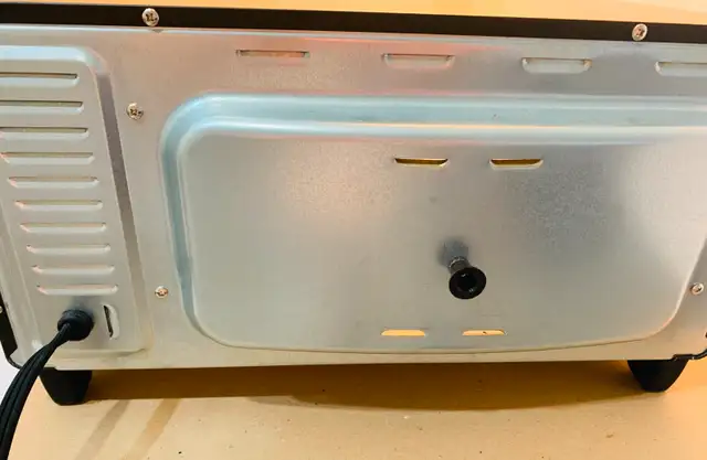 Black & Decker Toaster Oven in Toasters & Toaster Ovens in Vancouver - Image 7