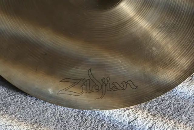 20" Zildjian Ride Cymbal in Drums & Percussion in Calgary - Image 4