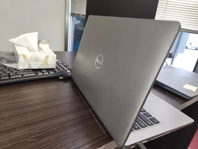 Dell Latitude 541063660964608897121