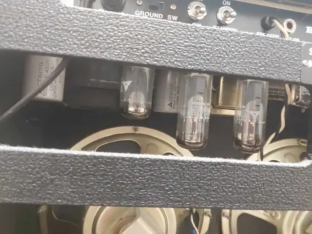 Elk ES-40 2x10 Tube Amplifier - 60s Point-to-Point Japan in Amps & Pedals in Kingston - Image 4