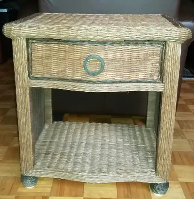 Wicker/Rattan Side Table -- Table en Osier/Rotin, View more