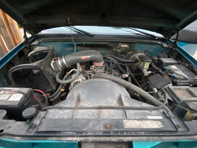 1997 Manual GMC Sierra (New Engine & Clutch), 8’ Bed in Cars & Trucks in Hamilton - Image 4