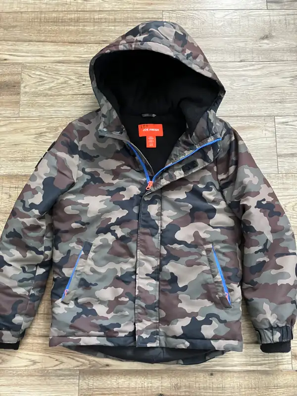 Kids Camo - Winter Jacket in Kids & Youth in Calgary - Image 2