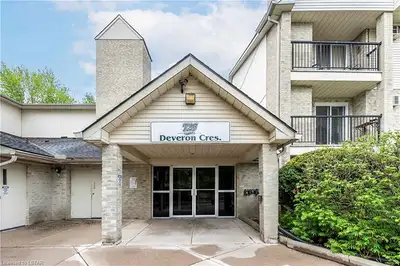 Spacious 2-Bedroom Condo with Balcony - $1600/month - July 1st