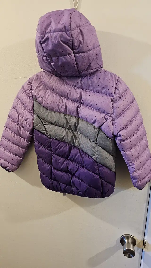 kids youth paradox packable jacket 4/5 in Kids & Youth in Edmonton - Image 8