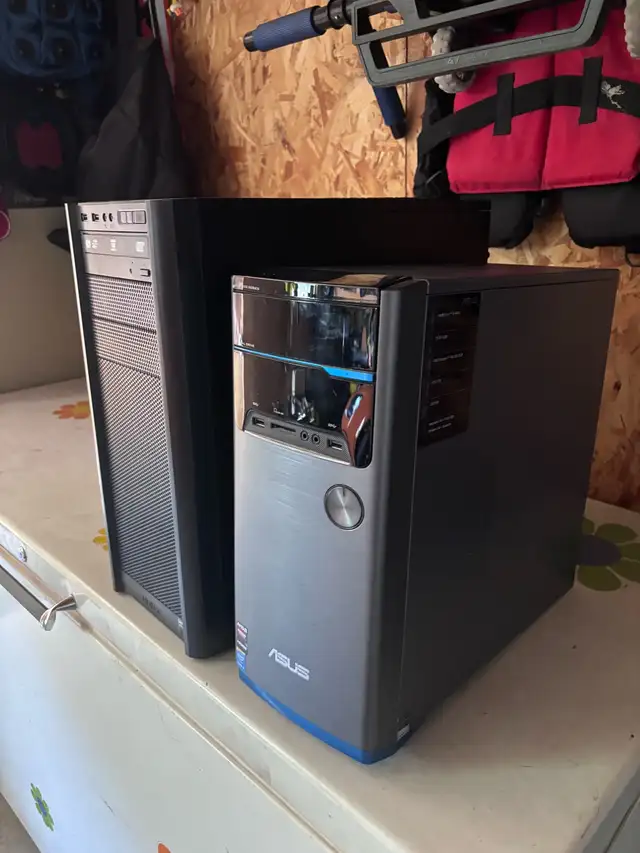 computer monitor and 2 Computer cases | Monitors | Calgary | Free local ...