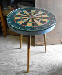 Table d'Appoint Unique - Cible de Jeu de Darts Vintage