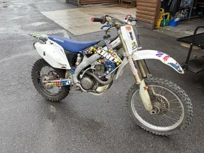 2006 CRF 450. Difficult to start. Services recently with valve inspection. Kids don’t ride anymore s...