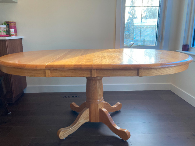 Solid Oak Dining Room Table and Chairs in Dining Tables & Sets in Edmonton - Image 4
