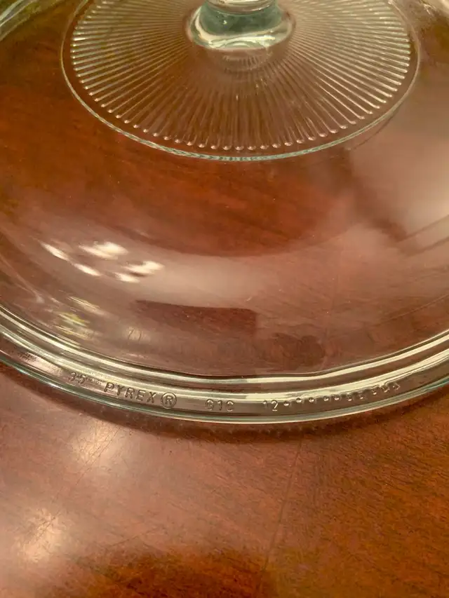RARE FIND  1990’S ‘ CORNINGWARE FRENCH WHITE STONEWARE  in Kitchen & Dining Wares in Mississauga / Peel Region - Image 5
