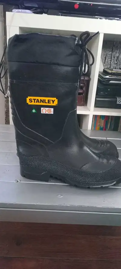 Bottes Stanley pointure 9, View more