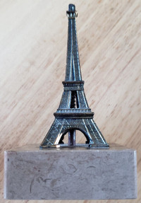 VINTAGE EIFFEL TOWER - CAST METAL ON MARBLE BASE 10 cm