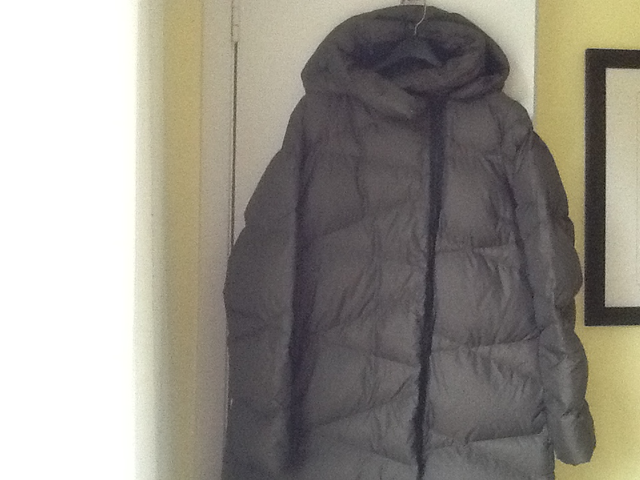 Winter coat in Women's - Tops & Outerwear in City of Montréal - Image 4