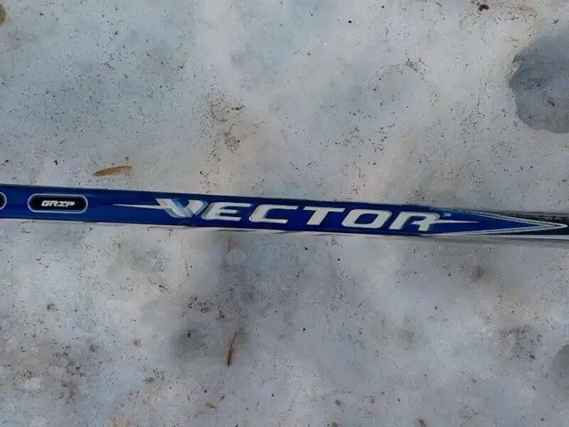 Alexander Steen Signed Rookie Hockey Stick & Card in Arts & Collectibles in Winnipeg - Image 9