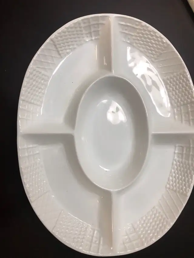 Brand new white porcelain sectional vegetable tray  in Kitchen & Dining Wares in City of Toronto - Image 2
