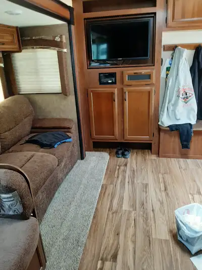 Description 2016 Jayco Jay Flight 28BHBE Sleeps 8-10 The trailer is in nearly brand new condition ge...