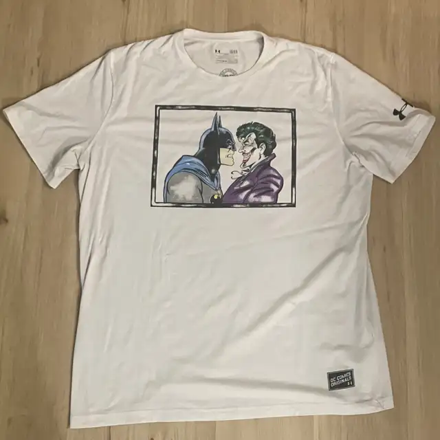 Under Armour Men's Large DC Comics Originals Graphic Tee Shirts in Men's in Oshawa / Durham Region - Image 9