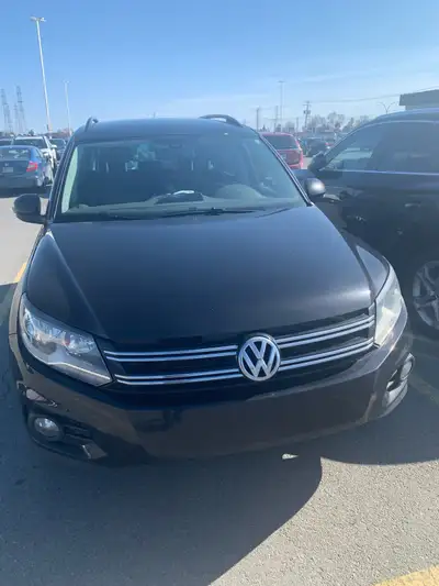 Je vends ma Volkswagen Tiguan 2016 * Moteur : 2.0L TSI * Transmission : Automatique * Kilométrage :...