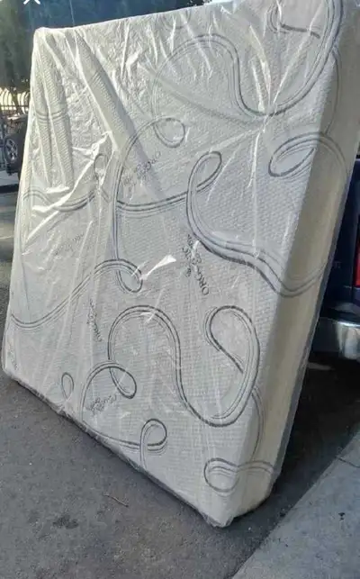 This is a brand new Organic Comfort mattress, still in its original plastic wrap, ensuring it remain...
