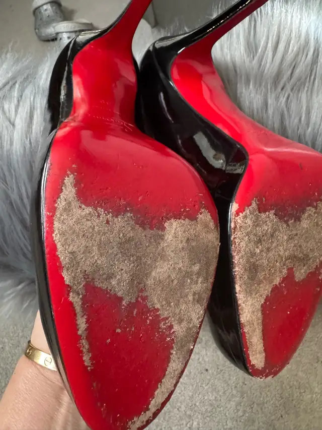 Authentic Christian Louboutin Bianca BlackPatent Platform Stilet in Women's - Shoes in City of Toronto - Image 6