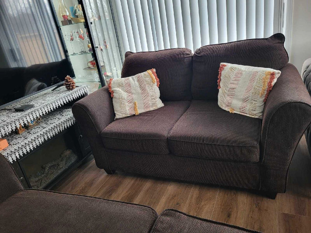 Sofa set in Couches & Futons in Mississauga / Peel Region
