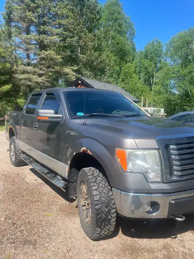 Non smokers No lights on dash 4 wheel drive Owned my a mechanic so well maintained Come with new upp...