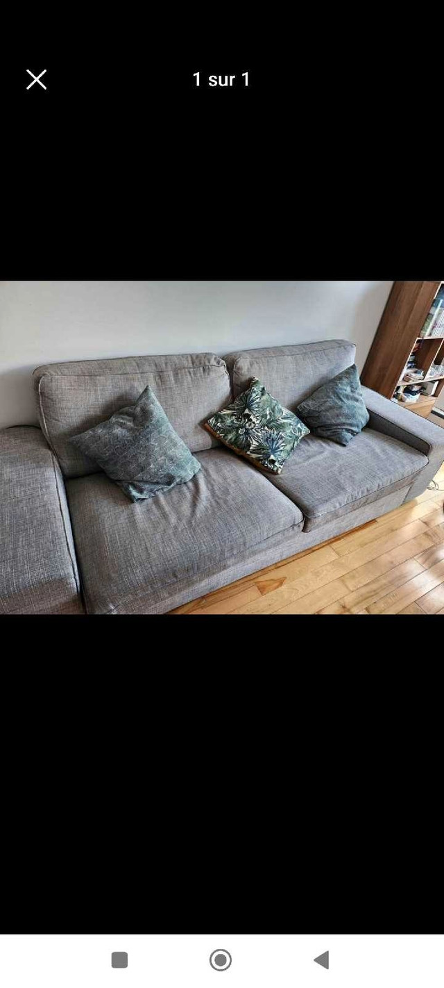 Canapé IKEA KIVIK gris dans Sofas et futons  à Ville de Montréal