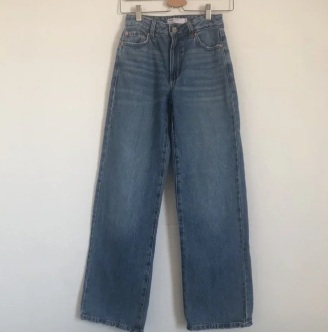 Garage Jambe Large /Wide Leg Jeans 00 / 23 in Women's - Bottoms in City of Toronto - Image 10