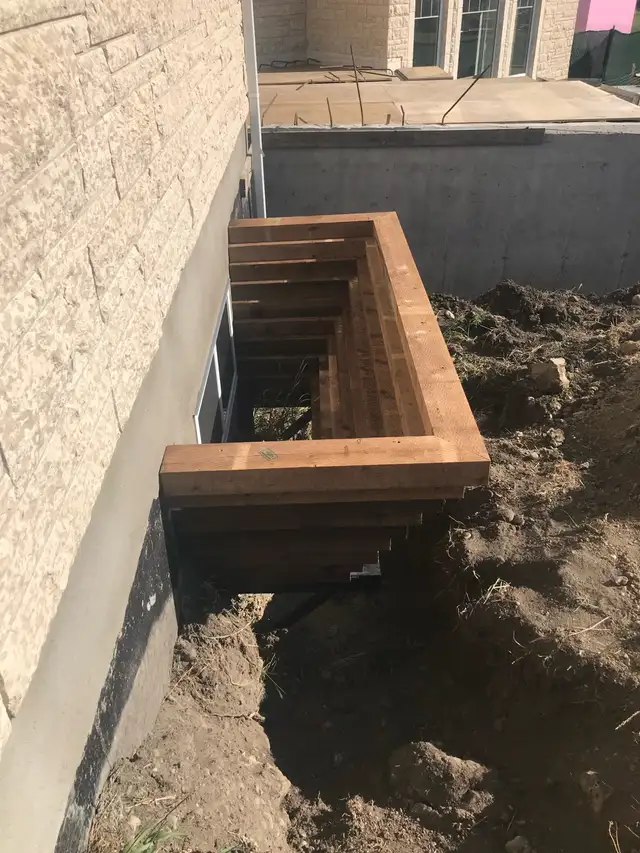fence and deck building62864741842435122