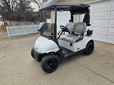 2020 E-Z-GO RXV Elite Lithium Golf Cart, Premium Seat, 14" low profile Rims & Tires, USB Port, Inclu...