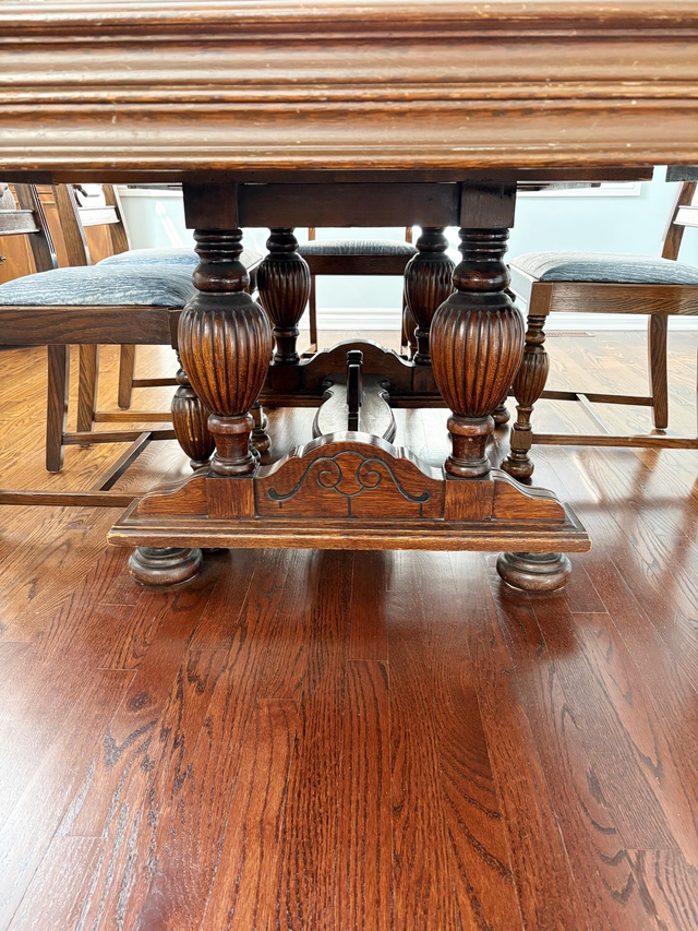 REDUCED! Lovely Solid Rectangle Dining Room Table, 6 Chairs,Leaf in Dining Tables & Sets in Oakville / Halton Region - Image 5