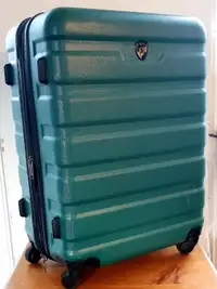 Heys Solar Suitcase