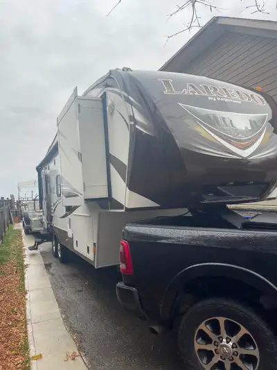 2013 Keystone Laredo 250 RL Fifth Wheel Trailer is in immaculate condition Just in time for camping...