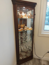 Corner display cabinet with built in light