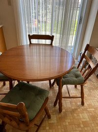 Roxton solid maple kitchen table
