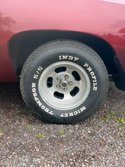 2pneus mickey Tomson L60 15 a vendre