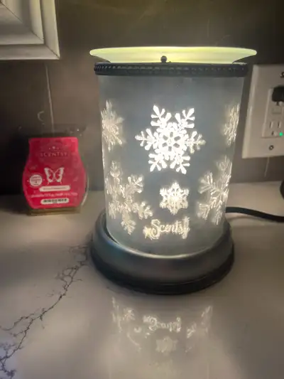 Silver frost Scentsy warmer with snowflakes, View more