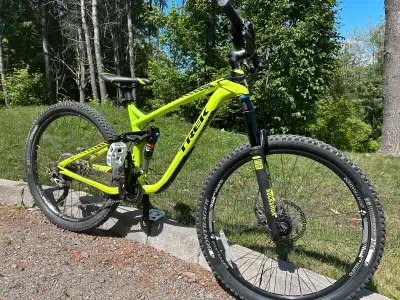 Vélo trek remedy 7 années 2015 en bonne condition roues de 27.5 grandeur médium