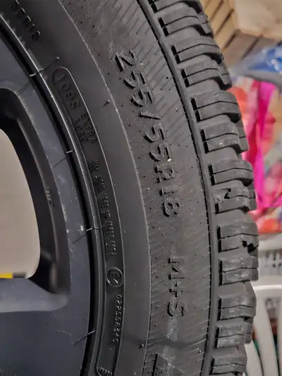 Hercules avalanche x-treme 255/55R18 M+S. Along with ORIGINAL ACURA ALLOYWHEELS. FULL SET 800$. Good...