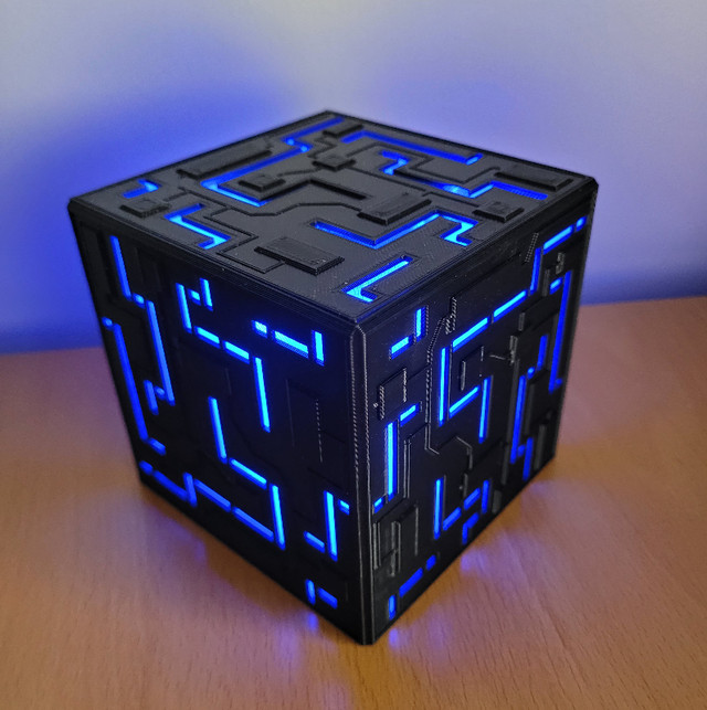BRAND NEW Cube Decor Lamp with Color Changing LED & Remote in Home Décor & Accents in Kingston - Image 2