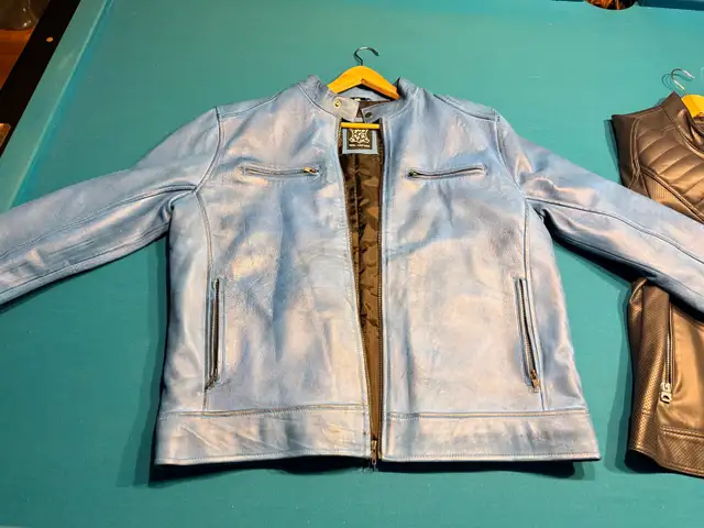 New Blue and gun medal traces in color XL, real leather in Men's in Oakville / Halton Region - Image 2