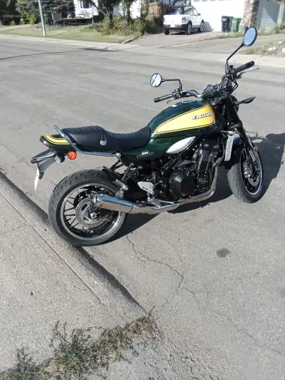 COMES WITH: NEW RADIATOR GUARD. 'INSTALLED', NEW REAR GRAB BAR, 'INSTALLED', NEW CENTER STAND, 'IN T...