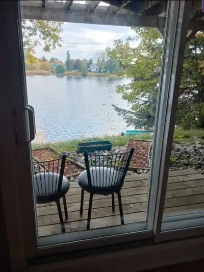 PICTURESQUE LAKESIDE 2-BDRM APRTMT - July 1st